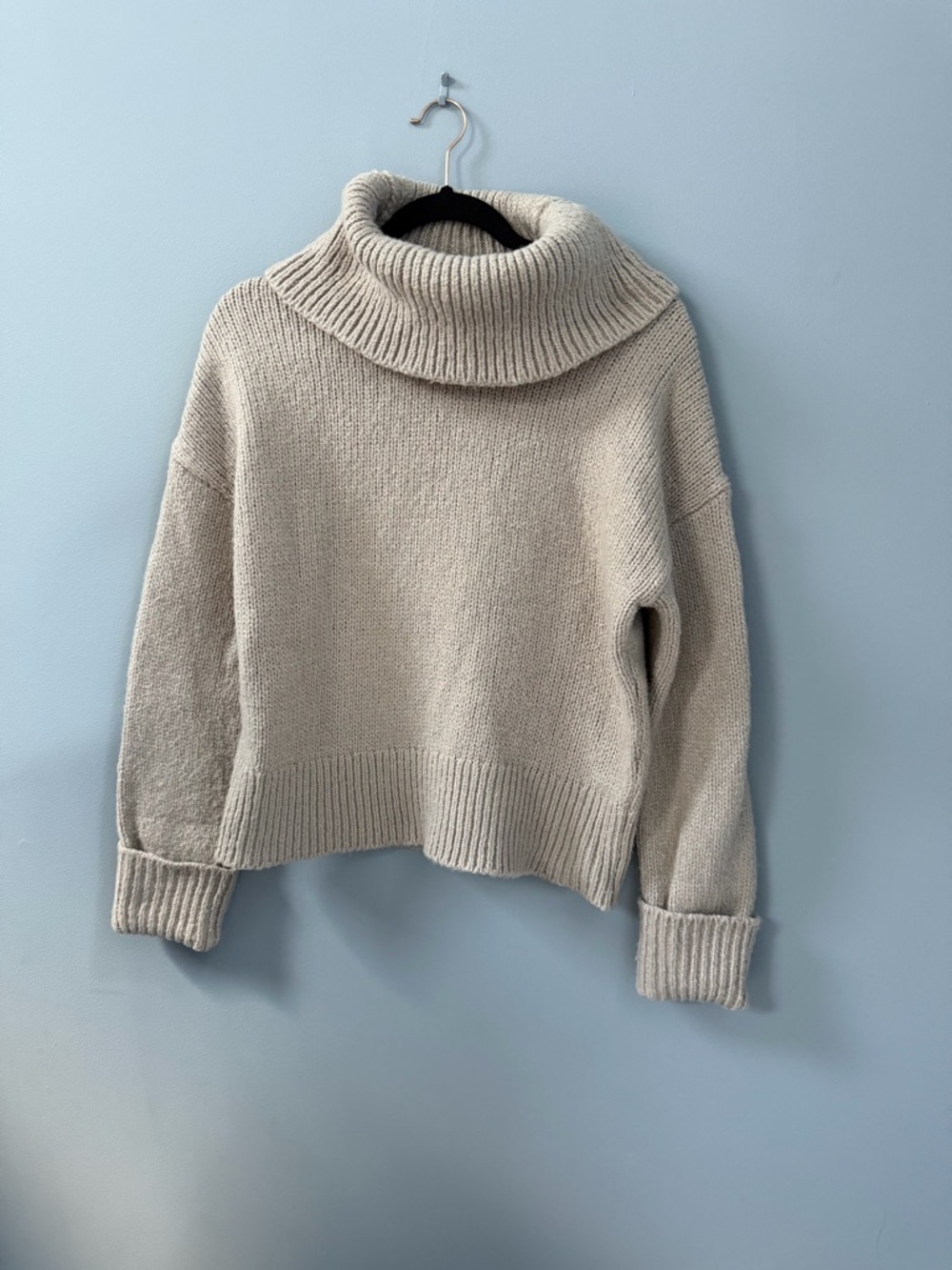 Banana Republic Cream Turtleneck Pullover Sweater | Size Small